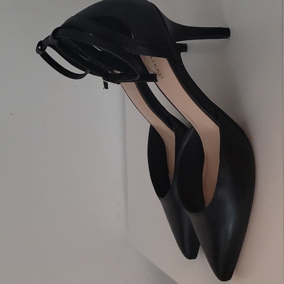 Black high heels - Picture 2 of 3